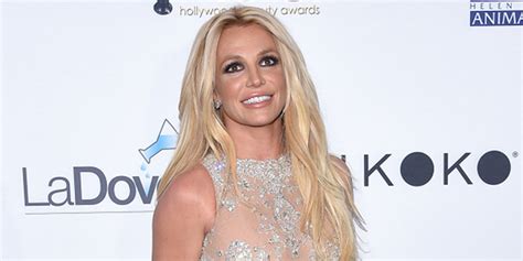 Britney Spears is back with another totally naked photo